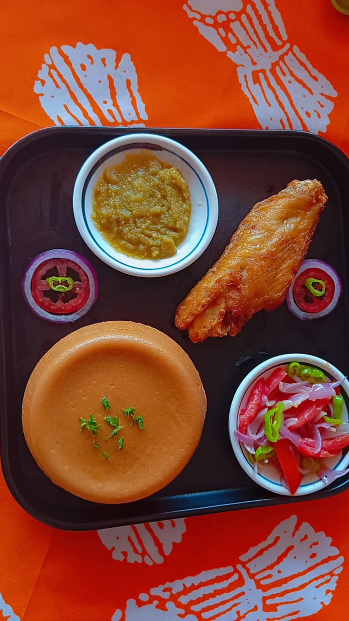 Pâte et poisson braisé servis chez El Cuisine